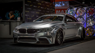 Silver car hologram aya goda - a silver car free wallpaper