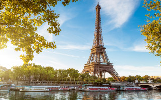 Eiffel tower seine river autumn - a view of the eiffel tower free wallpaper