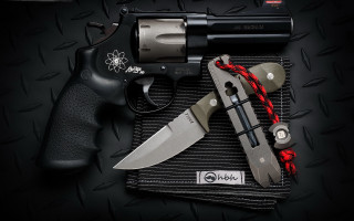 Gun knife sheath revolver red - a red string free wallpaper