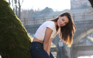 Woman leaning tree bridge outdoors - andrea orcagna free wallpaper