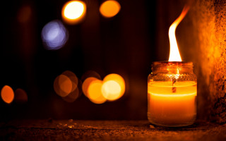 Candle lit jar bokeh dark - a jar free wallpaper