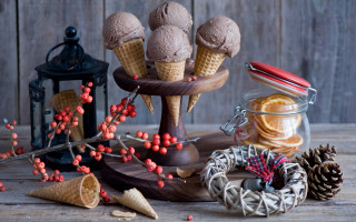 Table tray icecream cones cookies - clara peeters free wallpaper