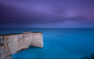 Long exposure cliff ocean purple - a purple sky above free wallpaper