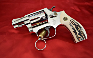 Revolver gun keychain clipping cloisonnism - dong kingman free wallpaper