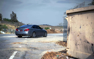 Car fence woodenbox anamorphic flare - the side of the road free wallpaper