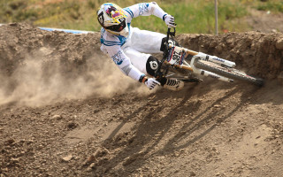 Dirt bike rider dusty outdoor - a helmet free wallpaper