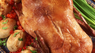 Plate meat vegetables fork food - a plate of food free wallpaper