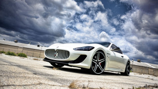 White maserah road cloudy sky - a road under a cloudy sky free wallpaper