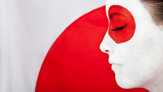 Woman clown facepaint balloon mask - gutai group free wallpaper