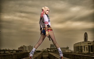Woman gun bridge cloudy city - cosplay free wallpaper