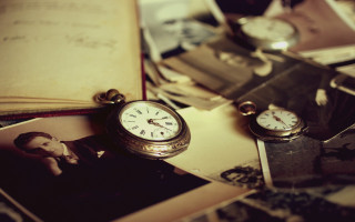 Pocket watch table book clock - top of a table next free wallpaper