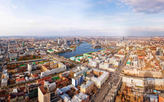 City river bridge buildings aerial - a bridge in the middle free wallpaper