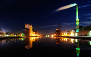 City night water clock tower - a city free wallpaper