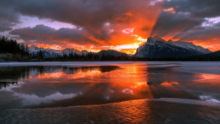Sunset lake mountains clouds reflection 2 - a sunset over a lake free wallpaper