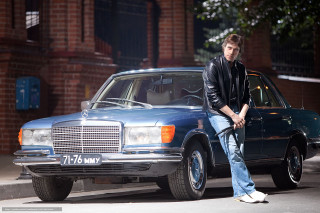 Man blue car street black - a black dog free wallpaper