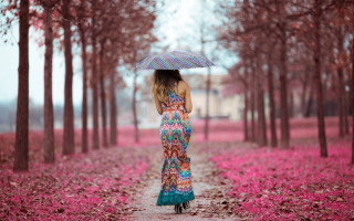 Woman umbrella kimono spring park - a long dress holding free wallpaper