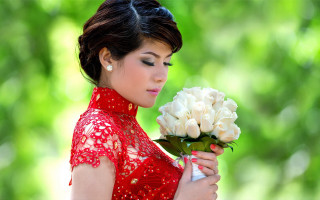 Red dress flower bouquet portrait - portrait photography free wallpaper