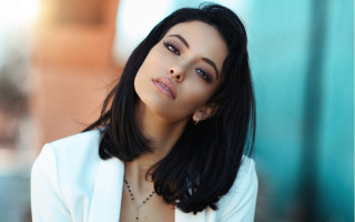 Elina karimova white jacket blue - a necklace free wallpaper