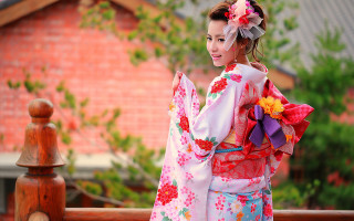 Kimono woman balcony tree house - a balcony free wallpaper