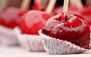 Red apple toothpick background blurry - betty merken free wallpaper