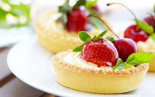 Strawberry shortcake cherries plate food - a strawberry free wallpaper