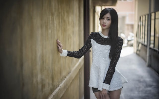 Woman wall door pose marble - the wall free wallpaper