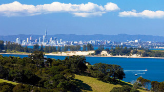 City hill lake view boat - a view of a city free wallpaper