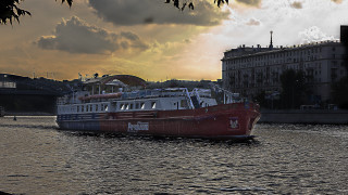 Large boat river clocktower tall - top of a river next free wallpaper
