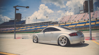 Silver sports car stadium parking - a stadium full free wallpaper