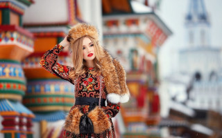 Woman fur hat dress clock - a clock tower free wallpaper