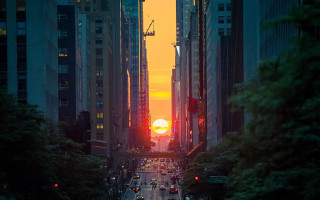 Cityscape sunset street tallbuildings traffic - alena aenami free wallpaper