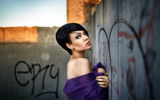 Gothic purple dress graffiti fashion - graffiti free wallpaper