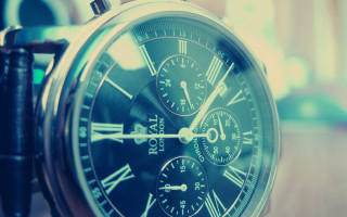 Watch closeup blurry background clock - a table free wallpaper