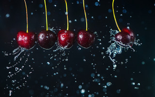 Cherry water droplets splash macro - cherryl fountain free wallpaper