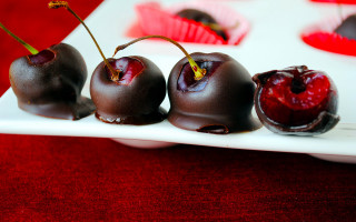 Chocolate cherries plate single center - dick bickenbach free wallpaper