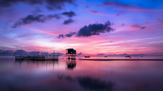Sunset boat dock clouds cityscape - impressionist free wallpaper