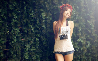 Woman camera flower crown nature - canon 5 0 mm free wallpaper