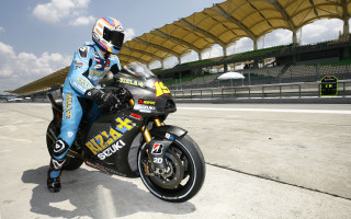 Racing man motorcycle stadium yellow - racing free wallpaper