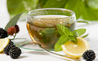 Tea lemon blackberries plate spoon - a spoon free wallpaper