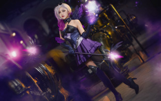 Woman wings bow car purple - a costume free wallpaper