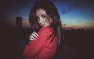 Woman red shirt sunset blowing - the wind free wallpaper