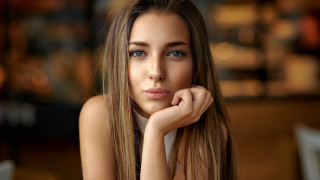 Eszter mattioni blonde blueeyes portrait - her chin free wallpaper