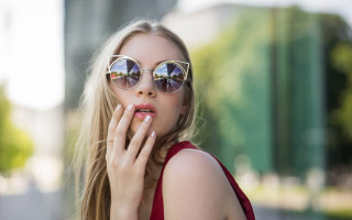 Woman sunglasses red dress smoking - sunglass free wallpaper