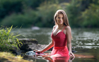 Woman red dress water pond - river free wallpaper