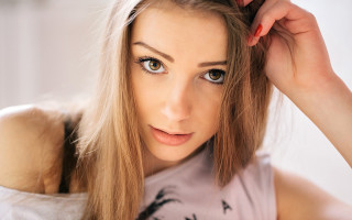 Eszter mattioni portrait long hair 2 - art photography free wallpaper for desktop
