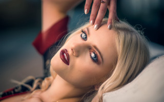 Emma geary red lipstick ring - her finger free wallpaper