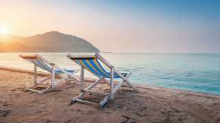 Beach chairs sunset mountain ocean - sunrise free wallpaper