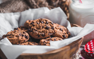 Chocolate chip cookies milk red - a table next free wallpaper