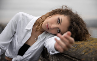 Woman smiling wall brown eyes - her face free wallpaper for desktop