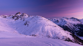 Snowy mountain ski trail purple - a purple sky above free wallpaper